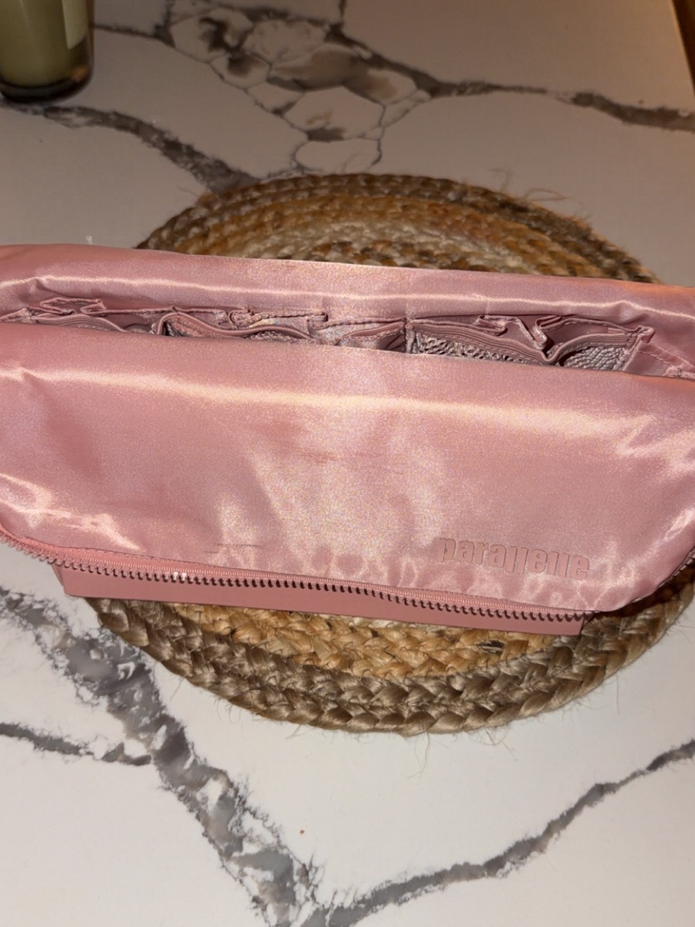 Parallelle makeup bag